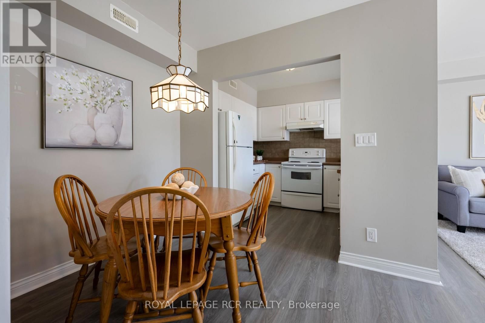 209 - 70 FIRST STREET Image 8