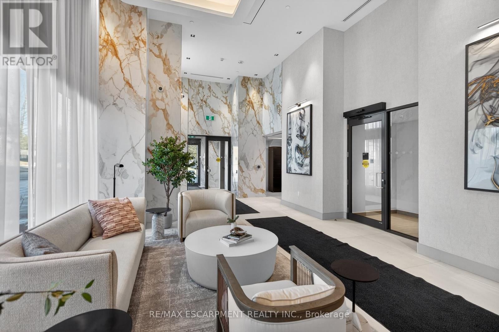 908 - 2088 JAMES STREET Image 3