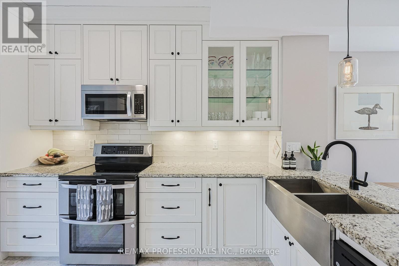 9B HARLTON CRESCENT Image 15