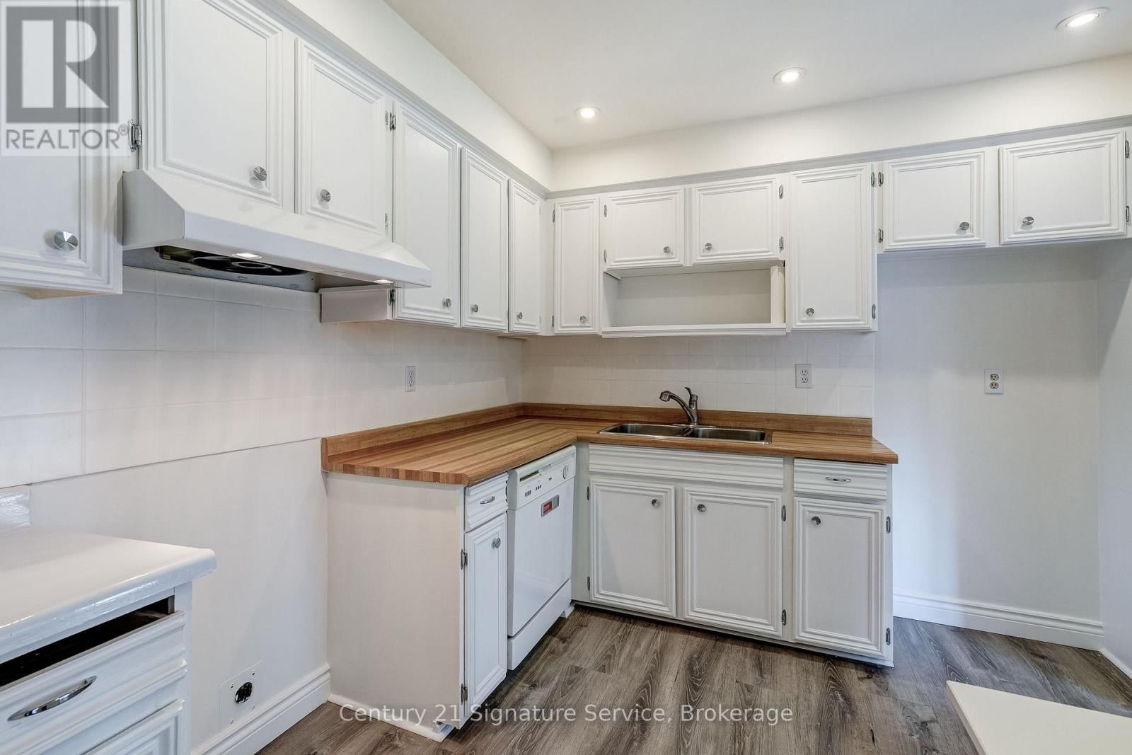 177 - 1951 RATHBURN ROAD EAST Image 7