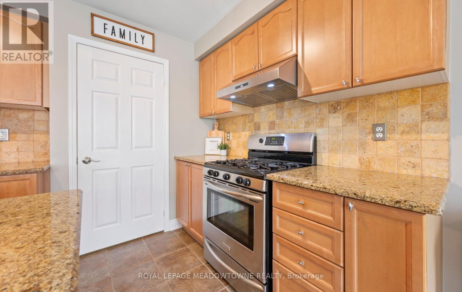 6 CLYDE ROAD Image 23