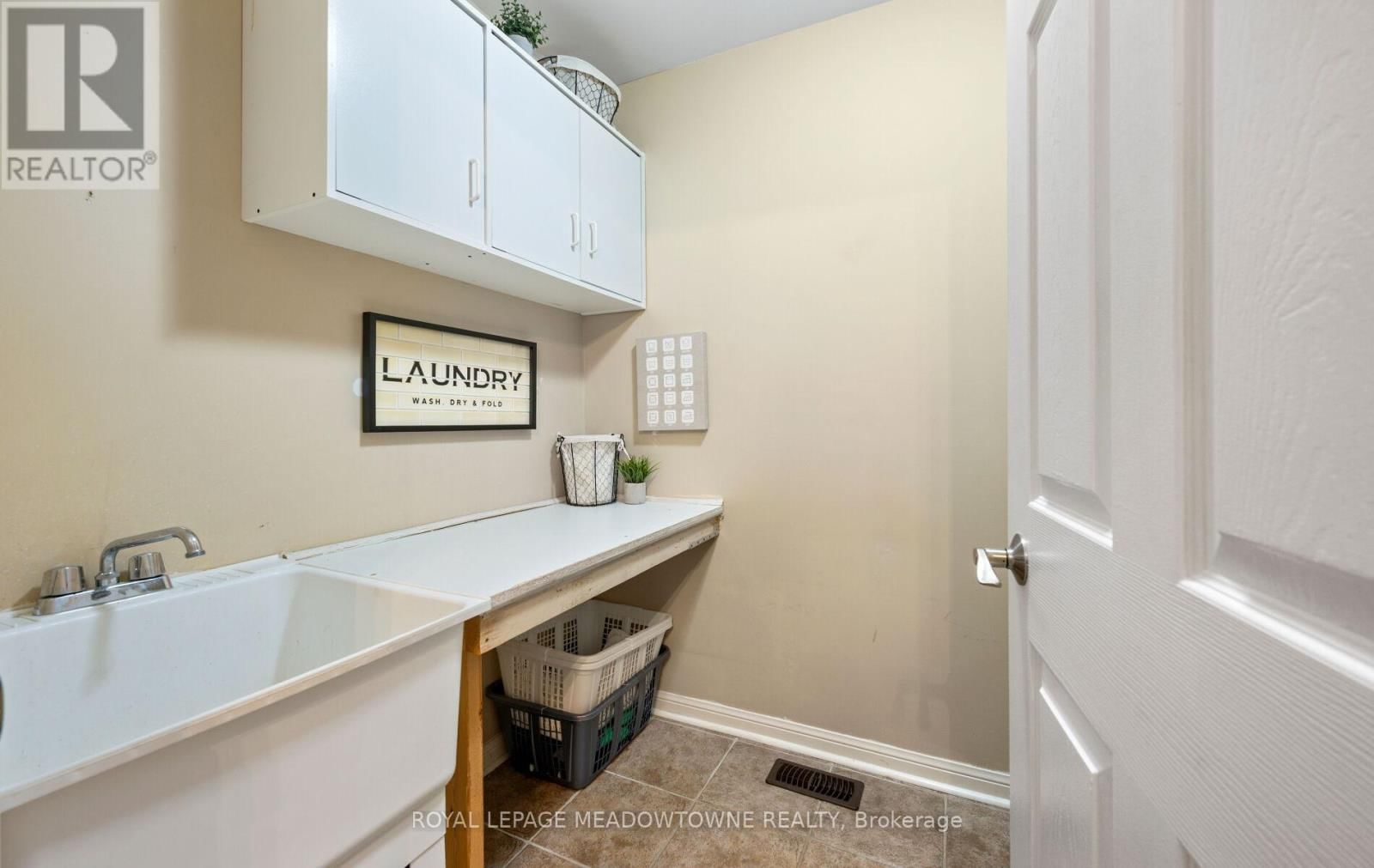 6 CLYDE ROAD Image 35