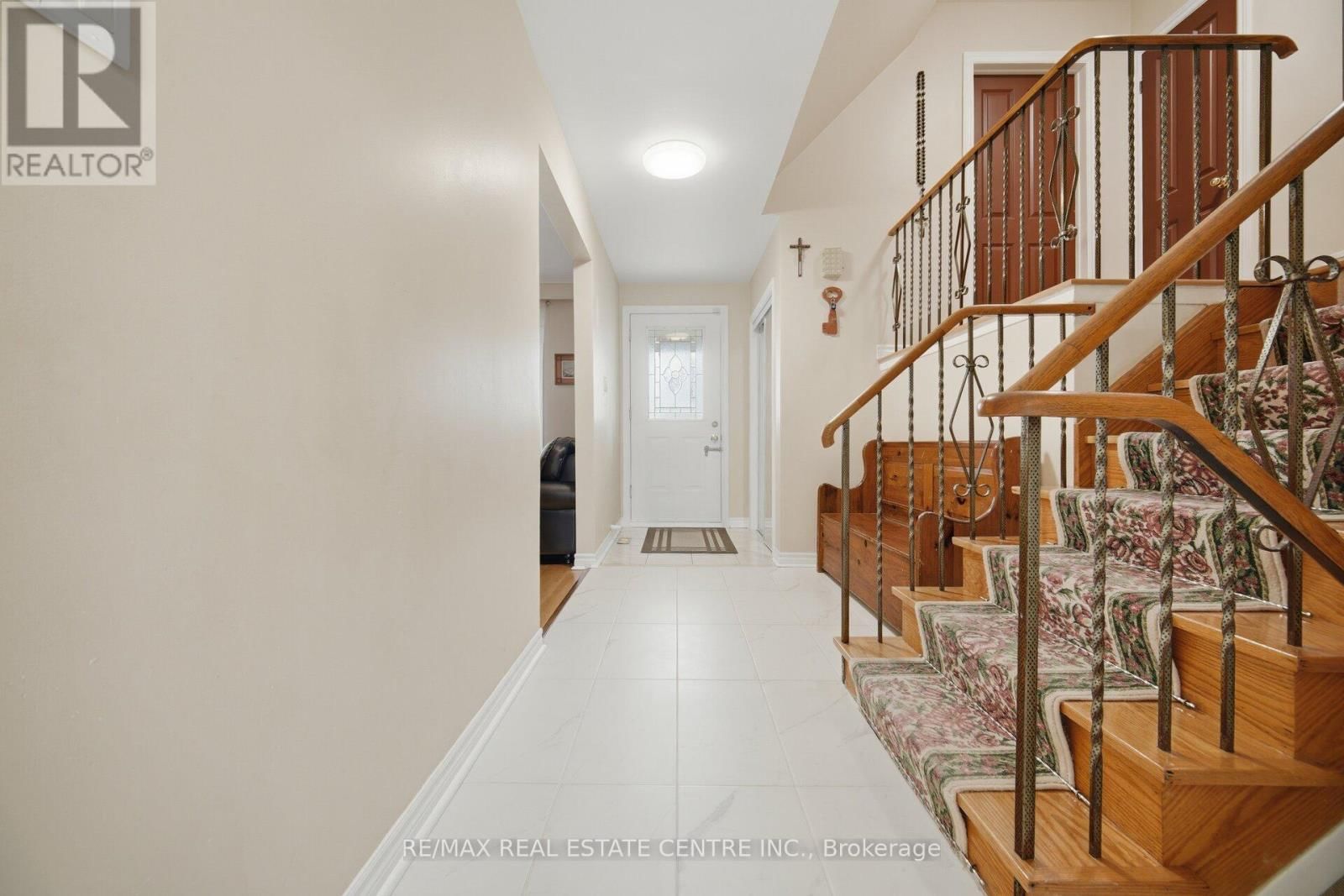 3590 FIELDGATE DRIVE Image 12