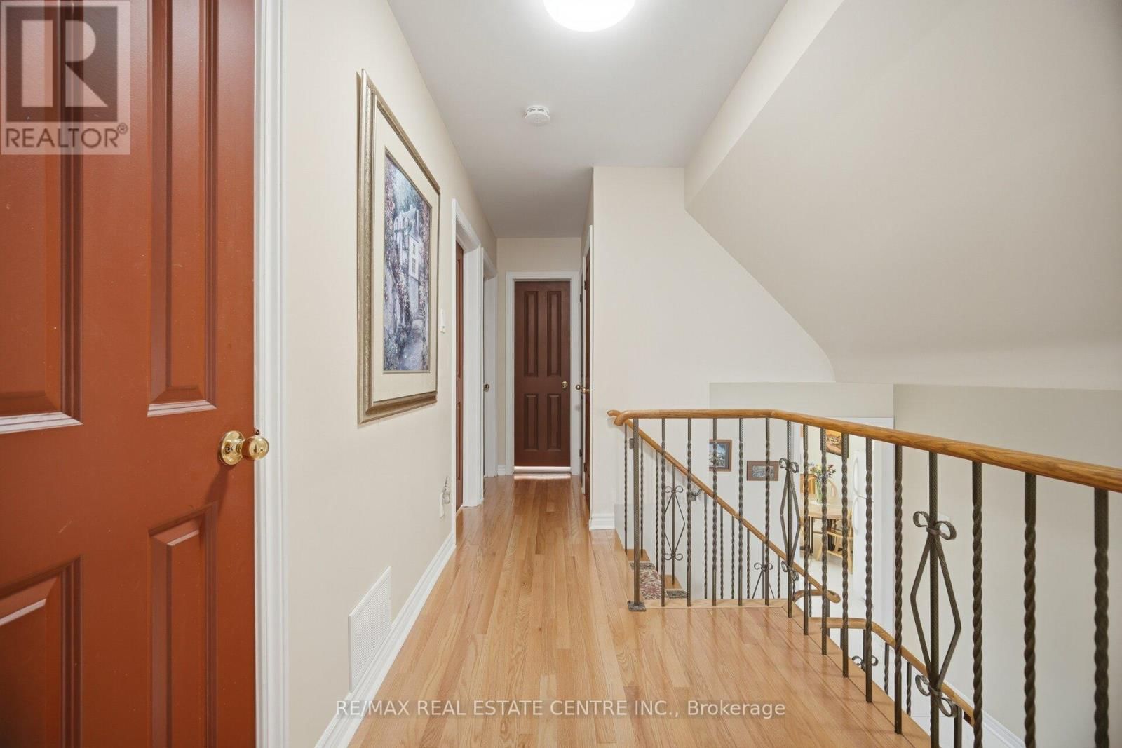 3590 FIELDGATE DRIVE Image 13