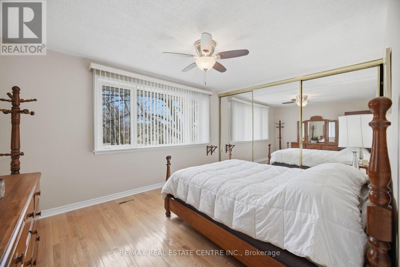 3590 FIELDGATE DRIVE Image 14