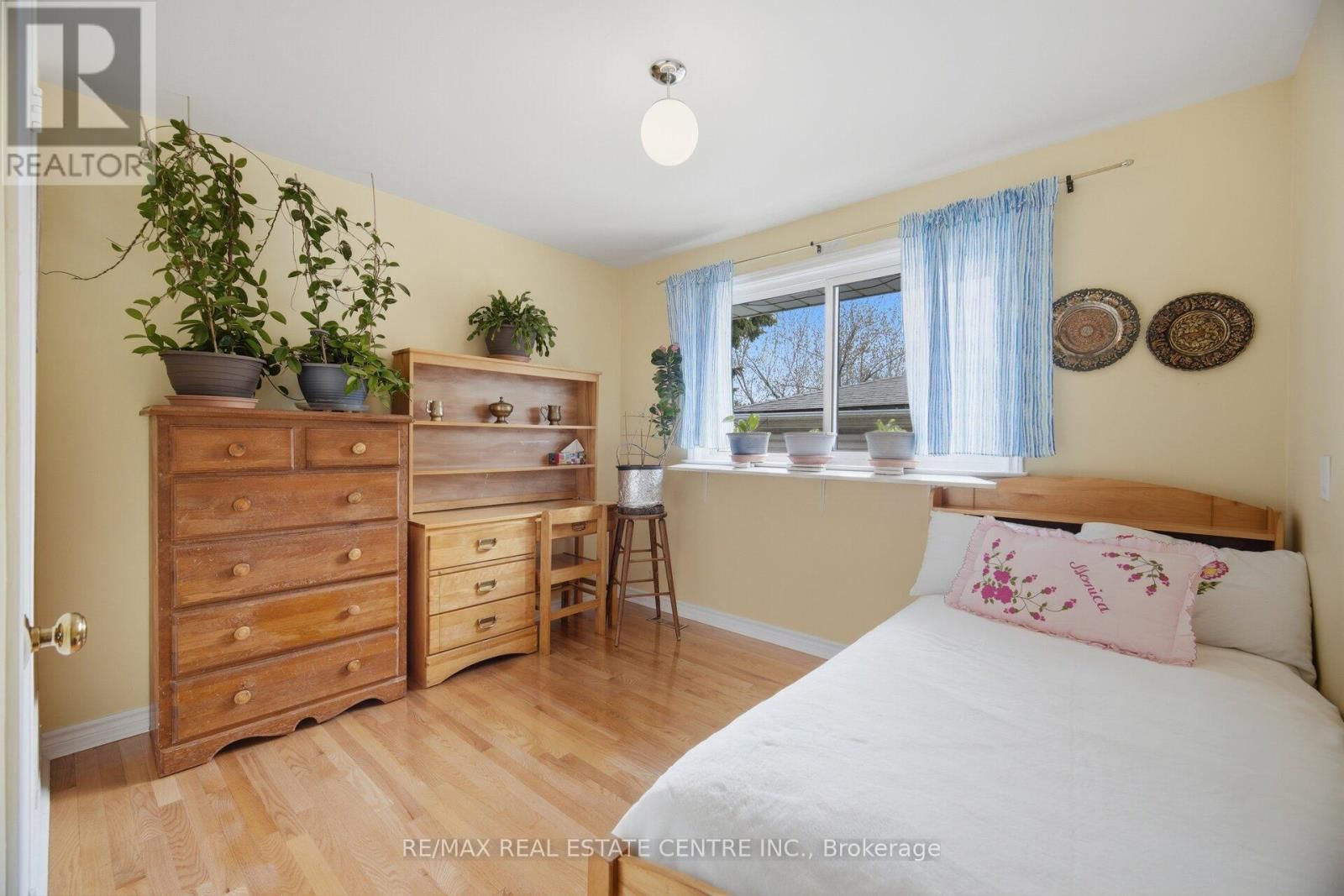 3590 FIELDGATE DRIVE Image 17