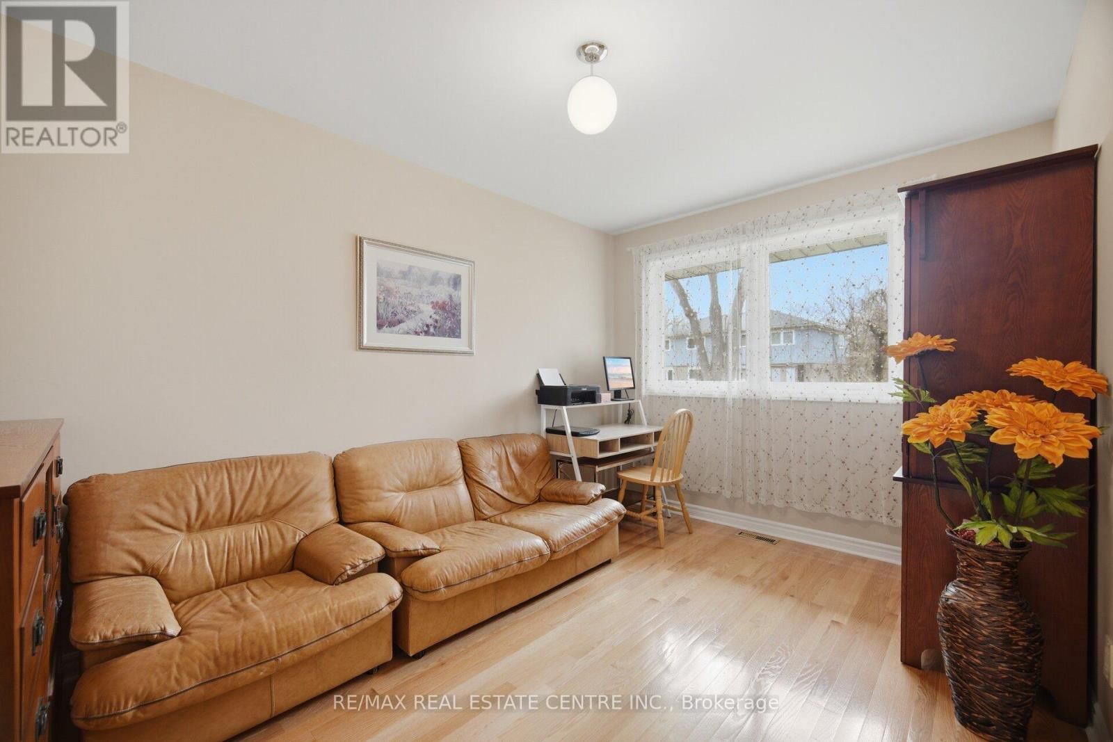 3590 FIELDGATE DRIVE Image 19