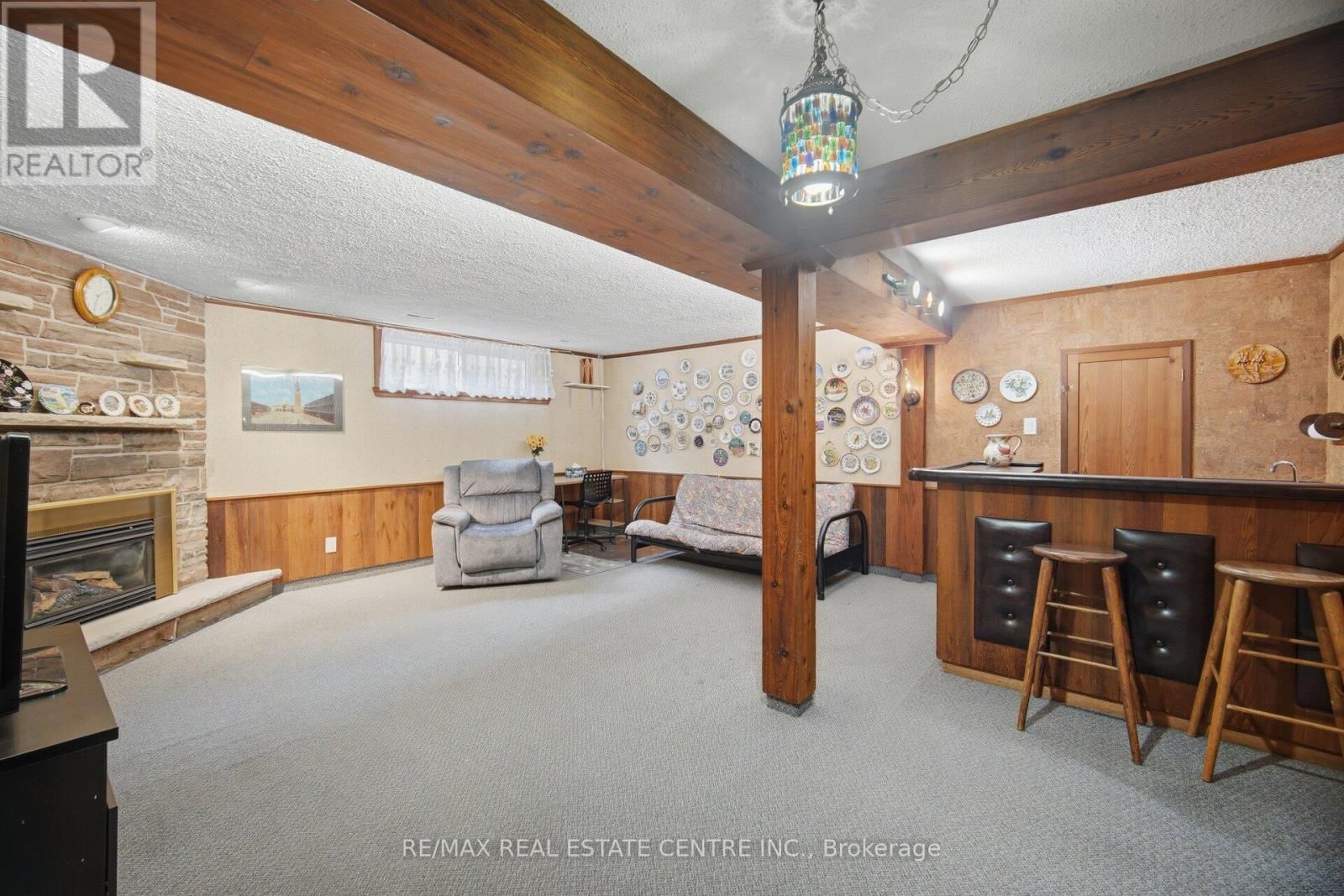 3590 FIELDGATE DRIVE Image 22