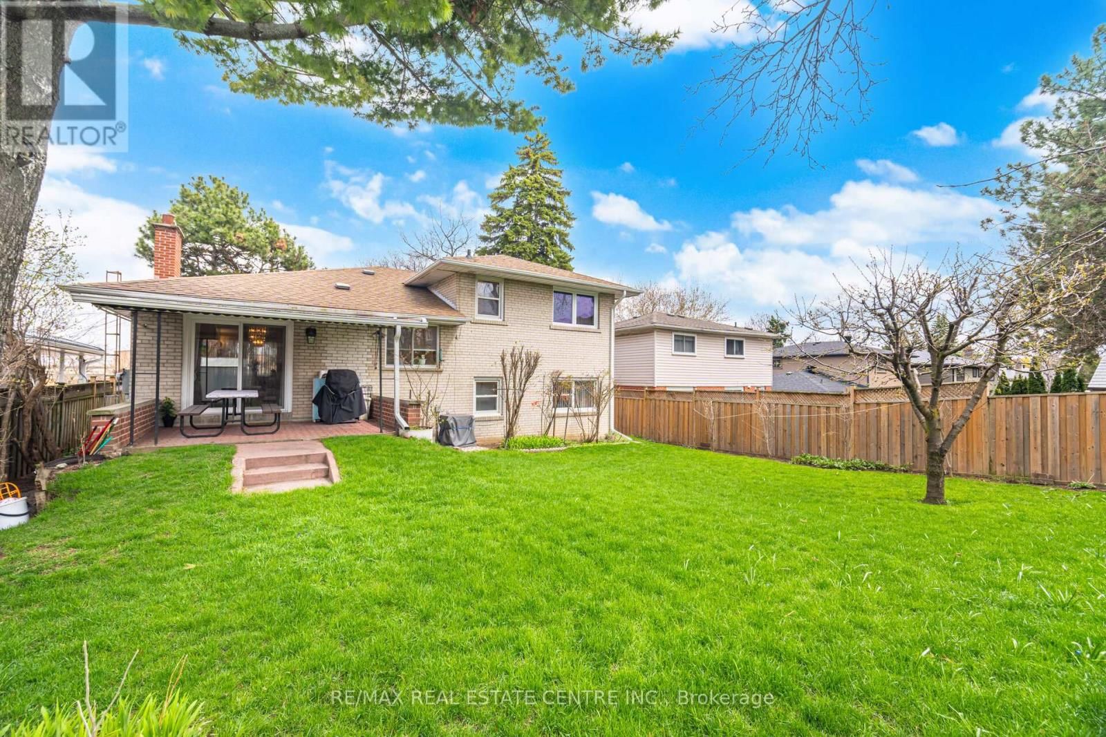 3590 FIELDGATE DRIVE Image 26