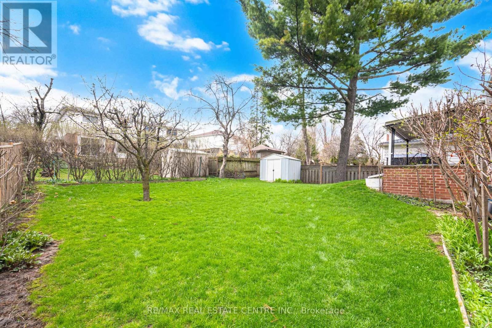 3590 FIELDGATE DRIVE Image 27