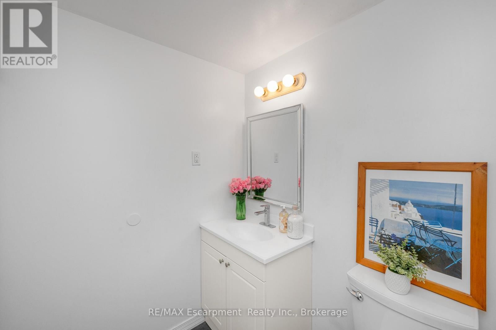 1501 - 975 WARWICK COURT Image 19