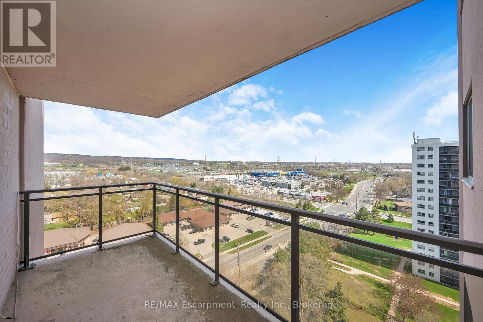 1501 - 975 WARWICK COURT Image 23