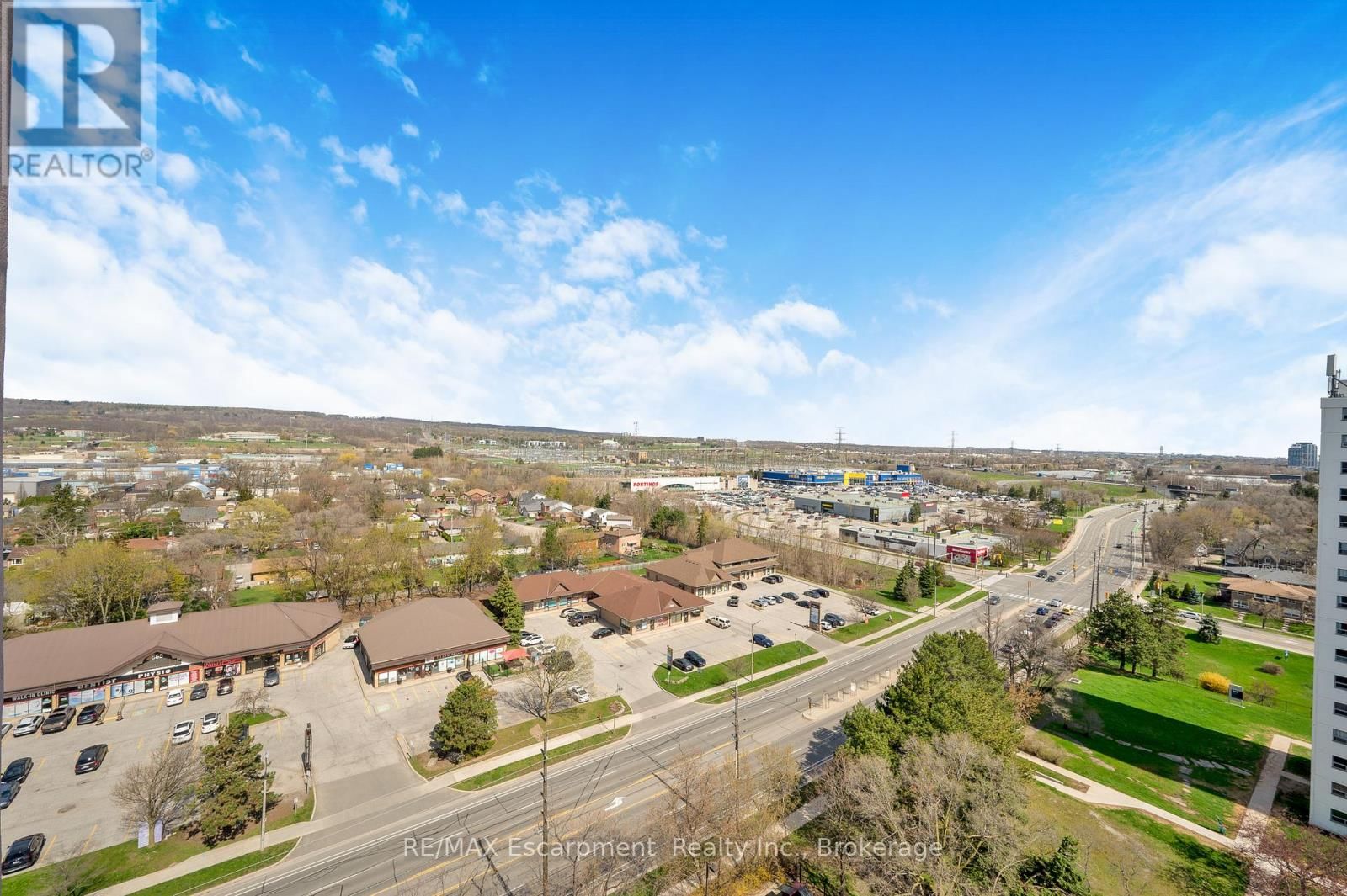 1501 - 975 WARWICK COURT Image 25