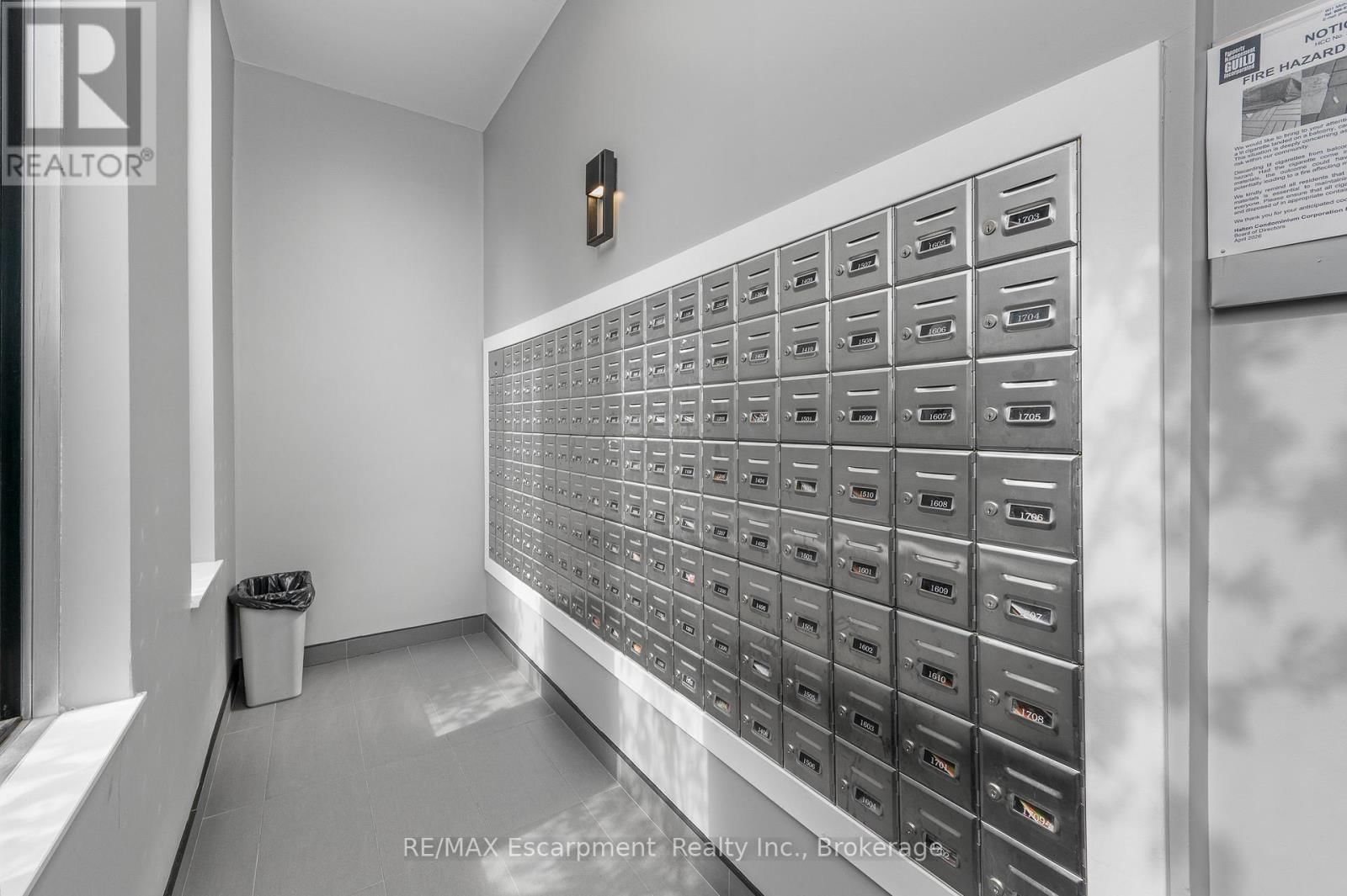 1501 - 975 WARWICK COURT Image 26