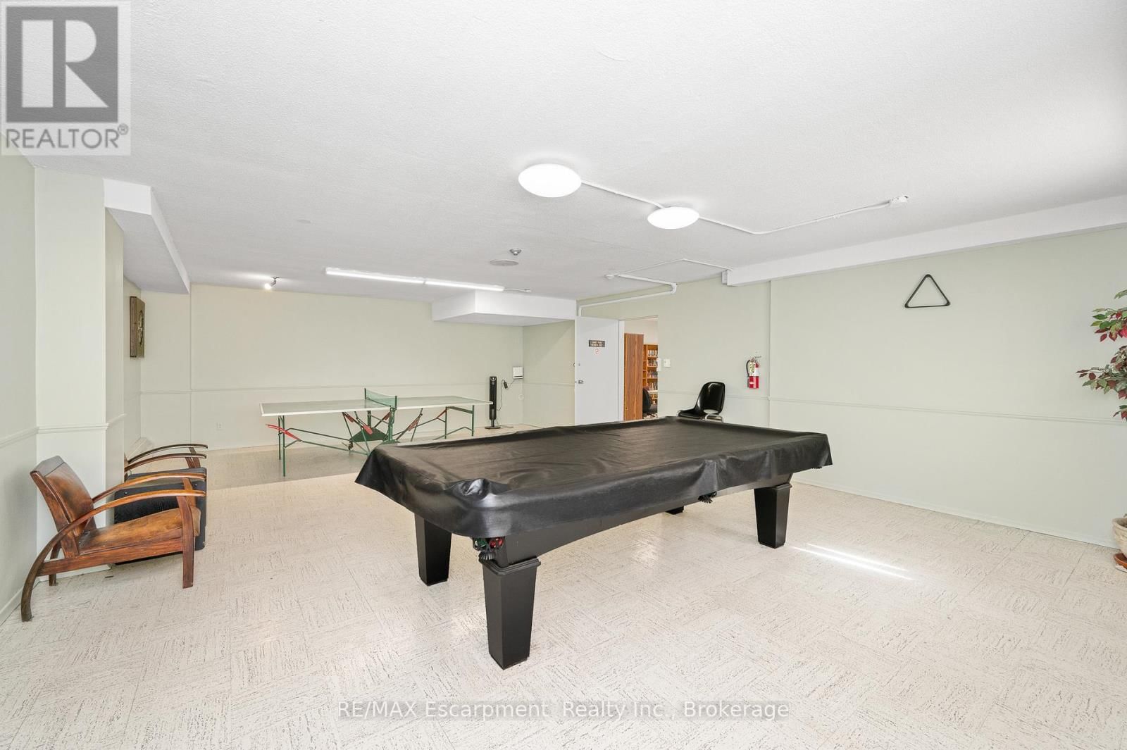 1501 - 975 WARWICK COURT Image 28