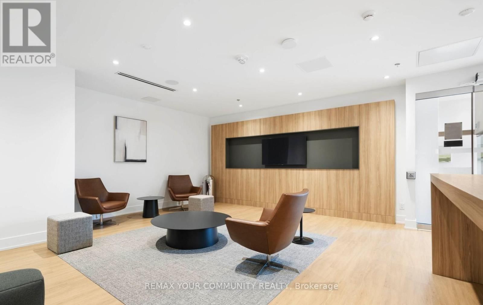 504 - 3100 KEELE STREET Image 24