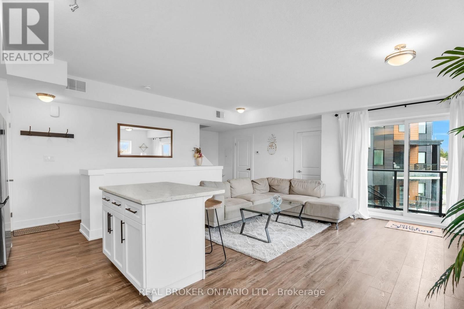 311 - 17 CENTRE STREET Image 13