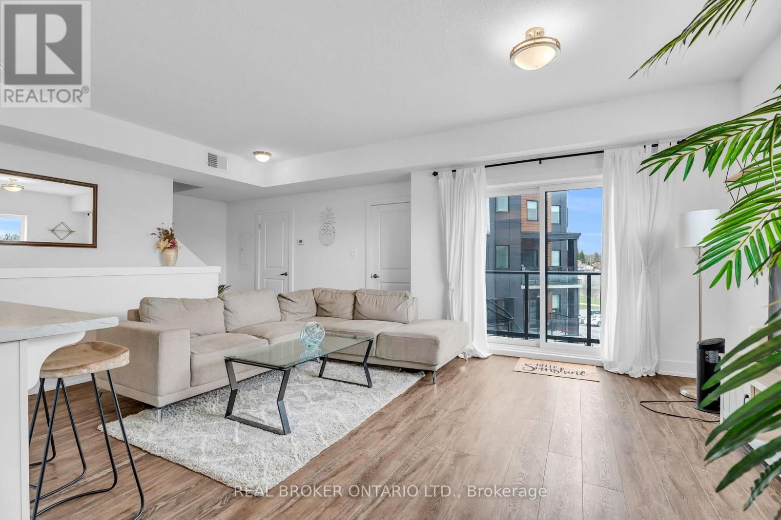 311 - 17 CENTRE STREET Image 14