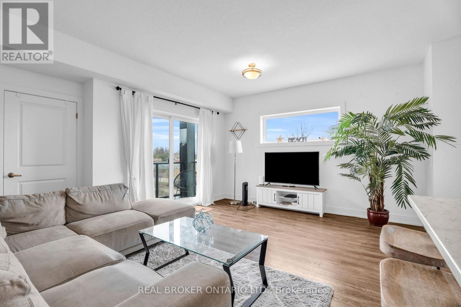 311 - 17 CENTRE STREET Image 17