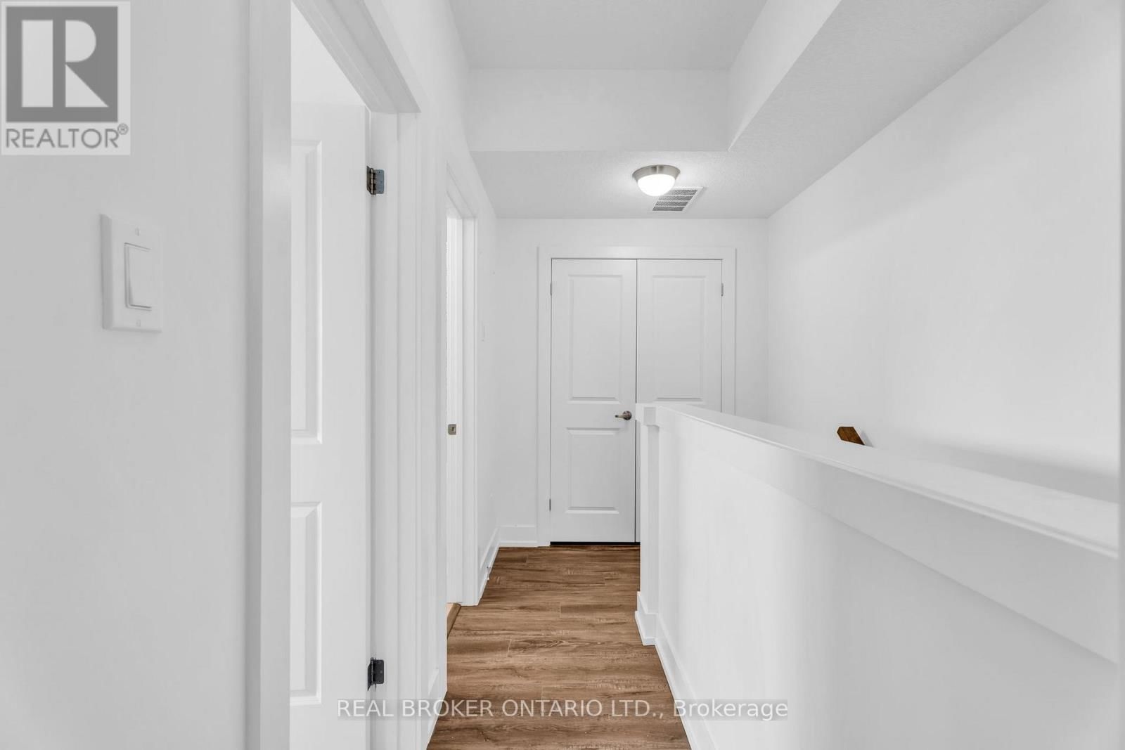 311 - 17 CENTRE STREET Image 23