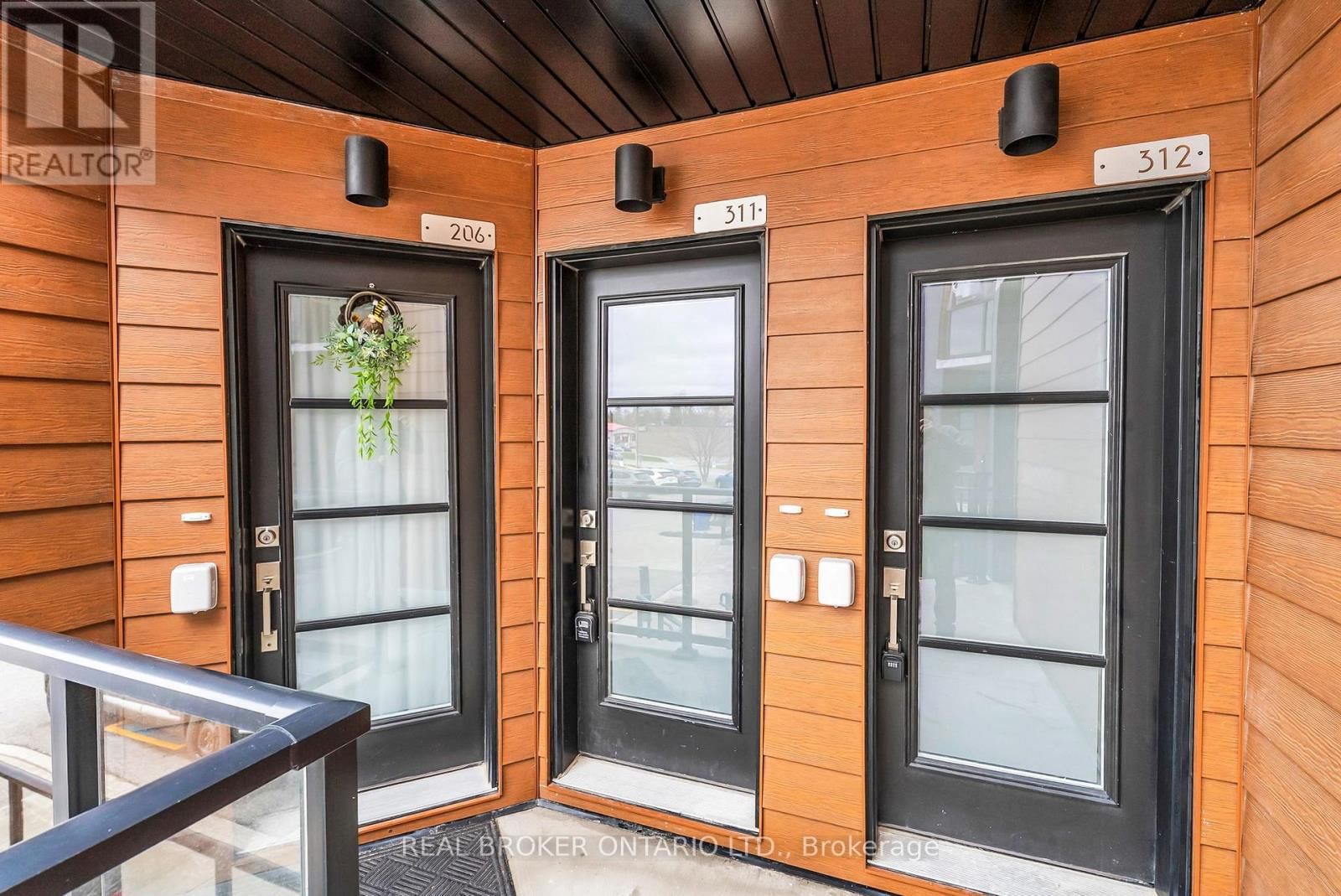 311 - 17 CENTRE STREET Image 3