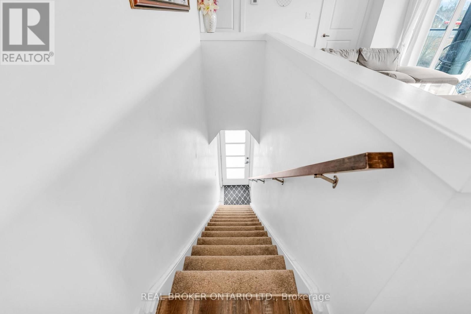 311 - 17 CENTRE STREET Image 4