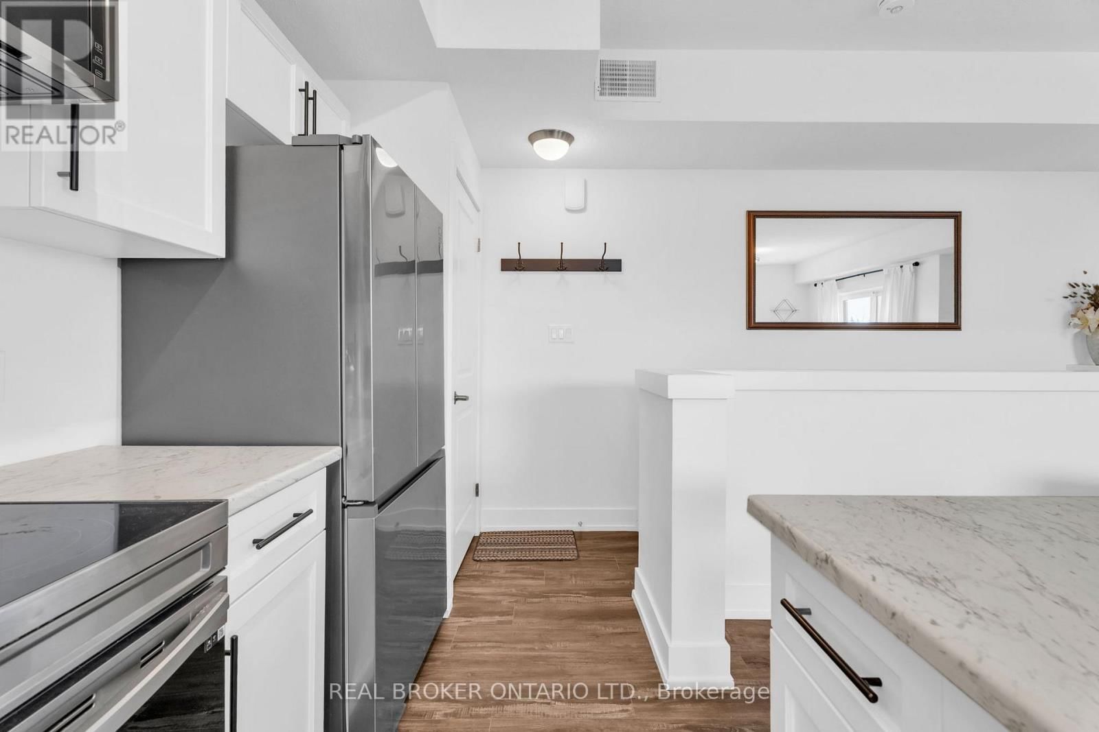 311 - 17 CENTRE STREET Image 5