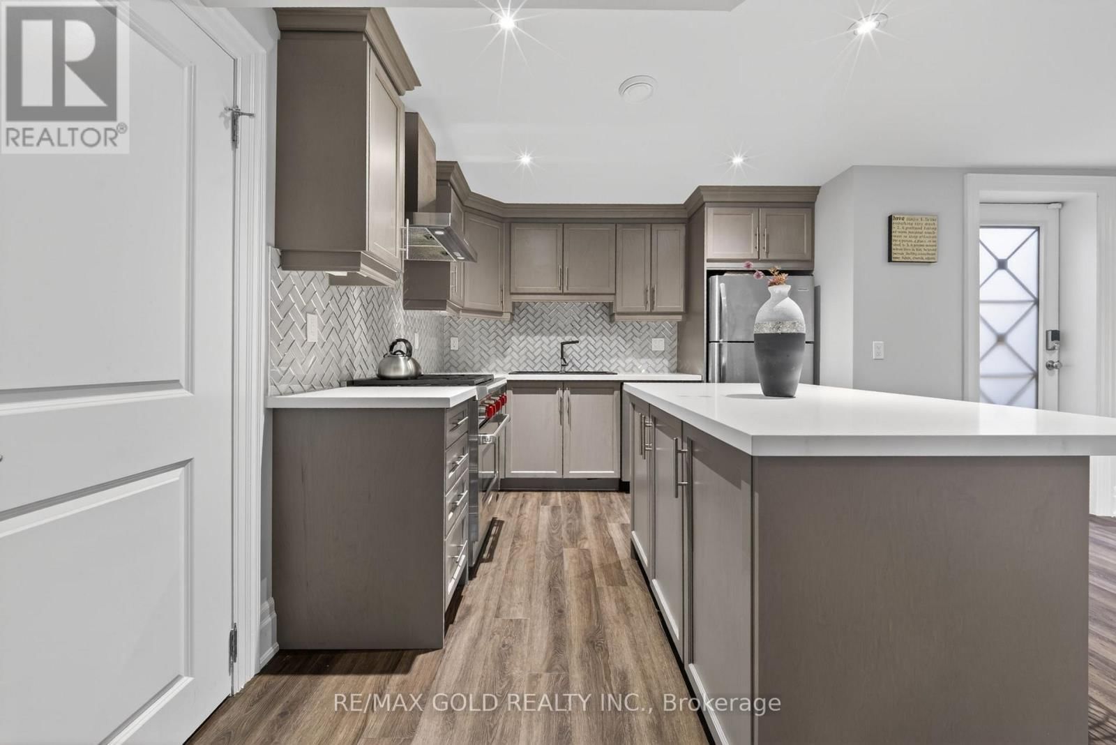 31 FIELDSTONE LANE AVENUE Image 36