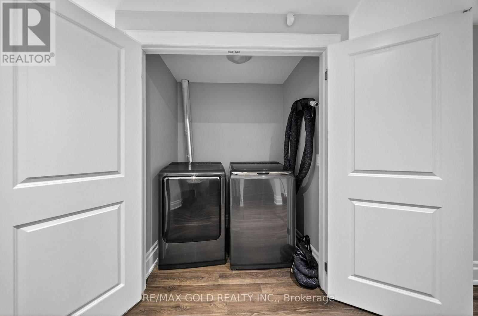 31 FIELDSTONE LANE AVENUE Image 40