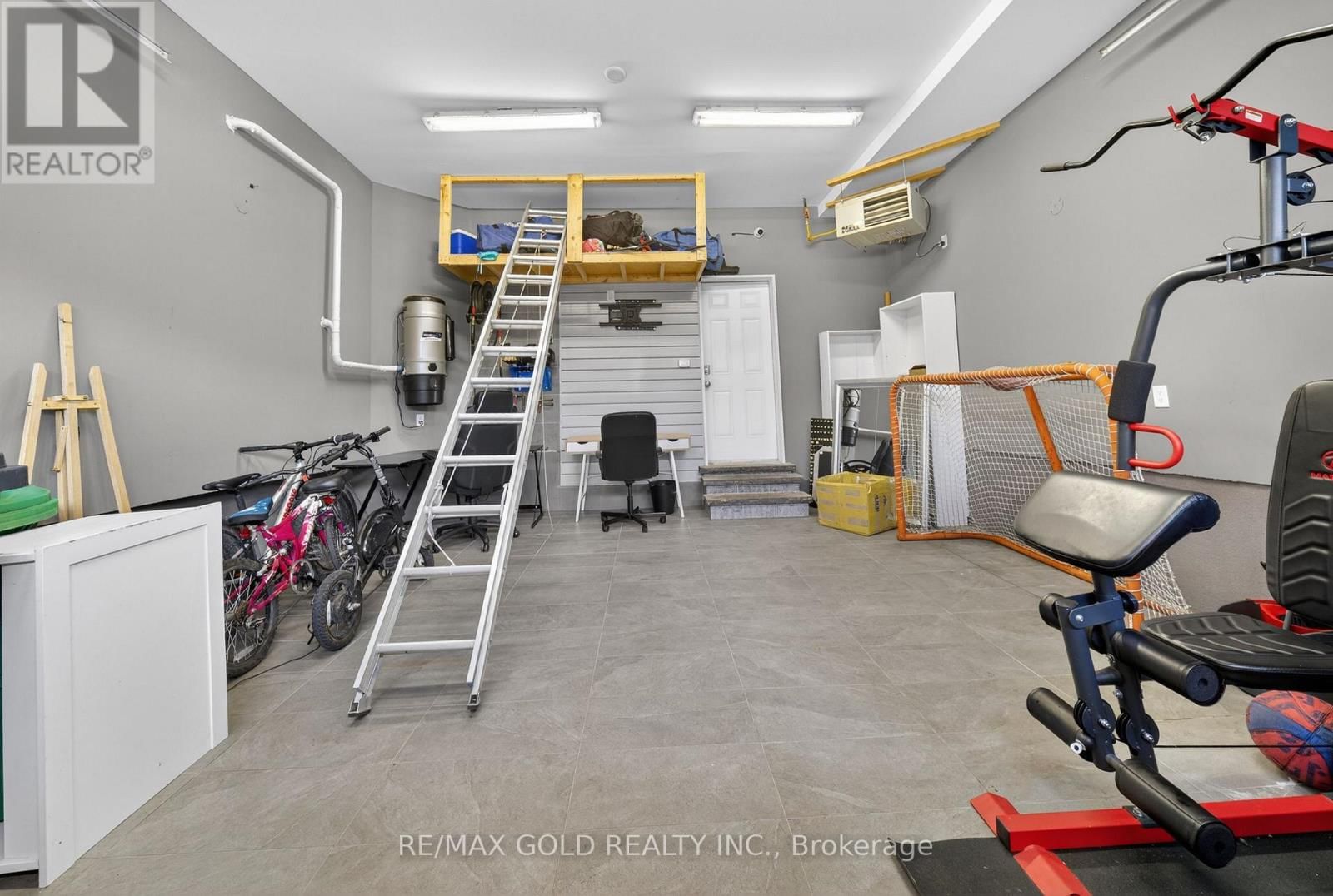 31 FIELDSTONE LANE AVENUE Image 46