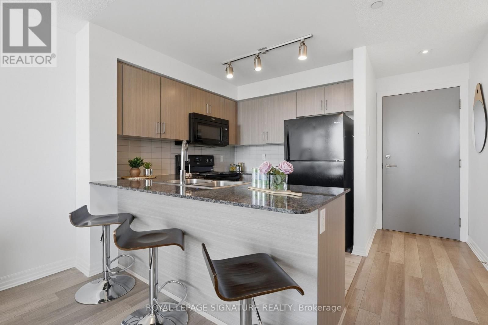 1116 - 80 ESTHER LORRIE DRIVE Image 1