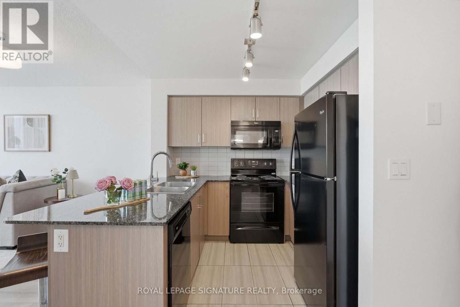 1116 - 80 ESTHER LORRIE DRIVE Image 9