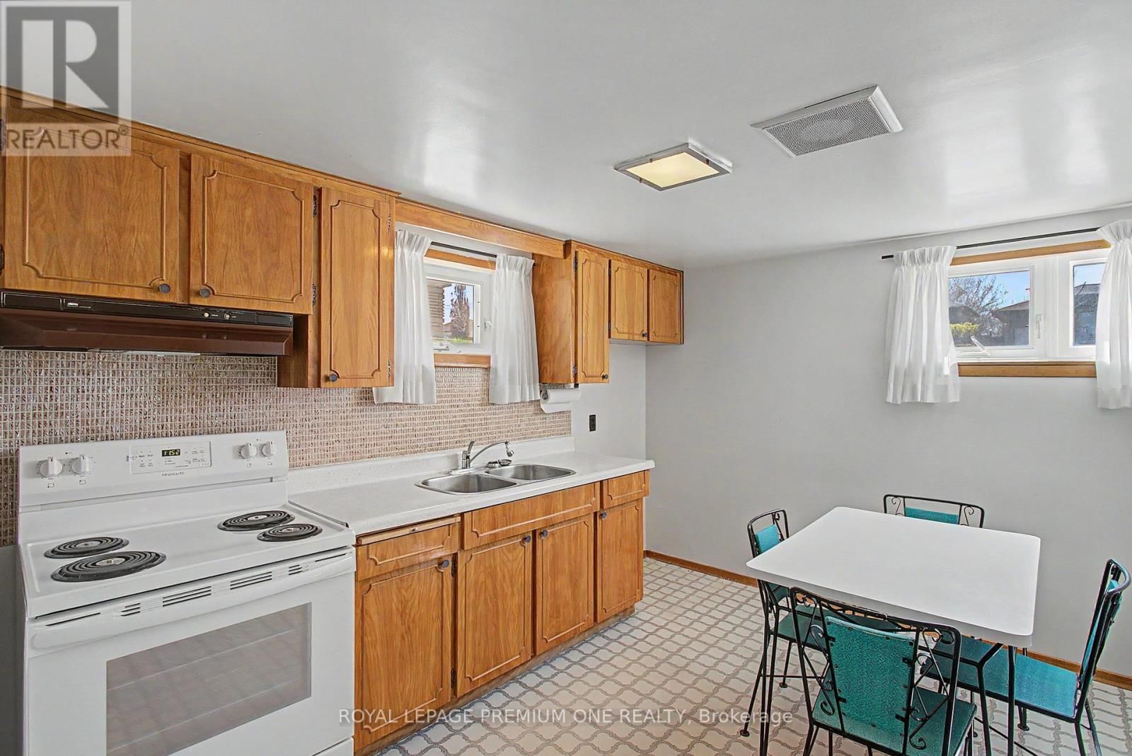 76 TAVISTOCK ROAD Image 28