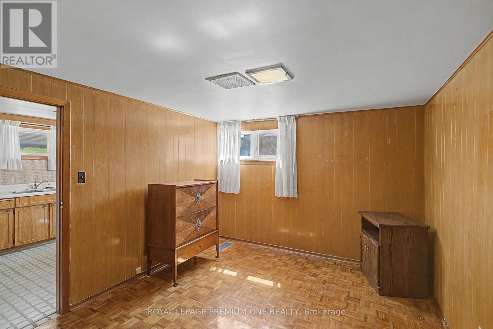 76 TAVISTOCK ROAD Image 30