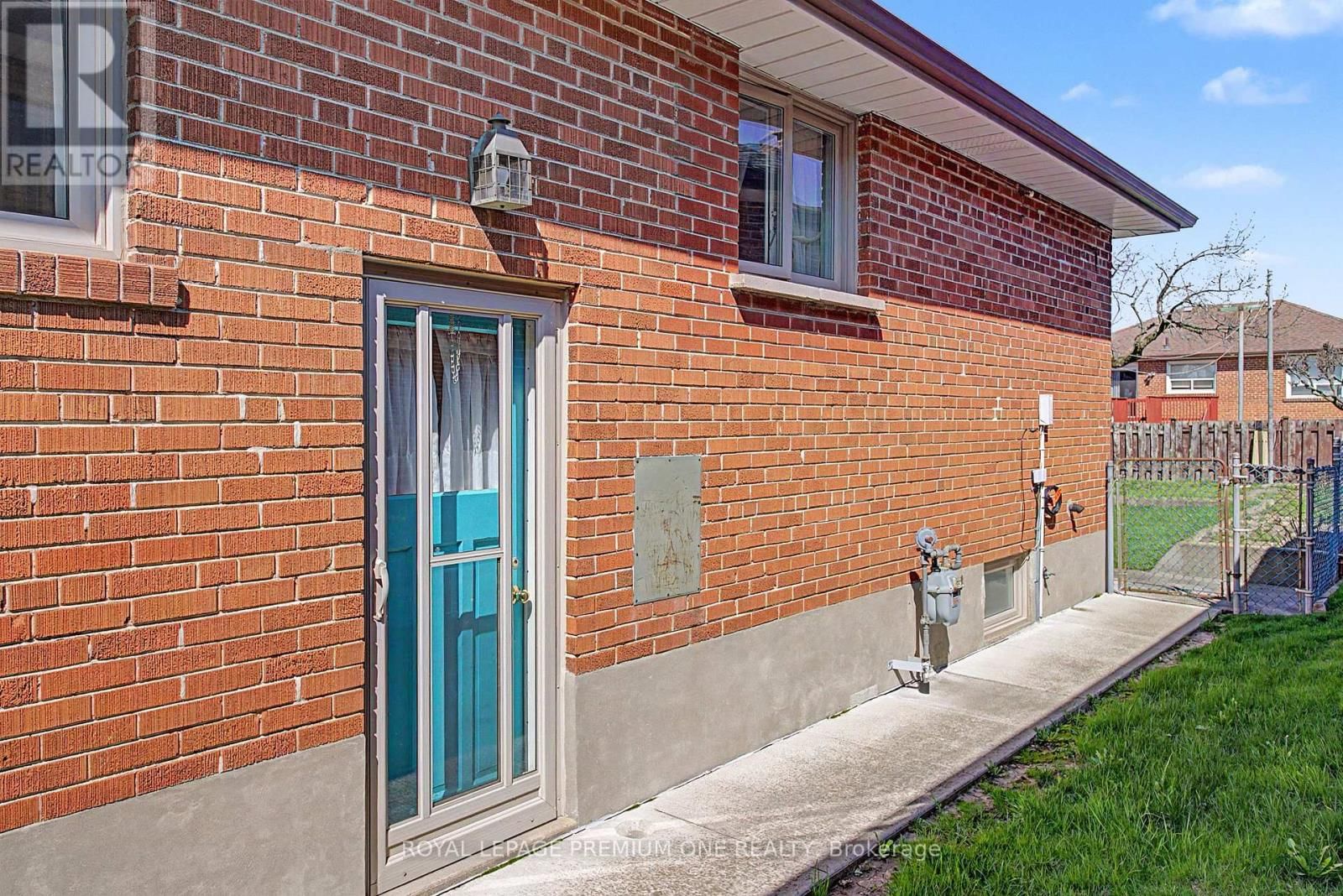 76 TAVISTOCK ROAD Image 38