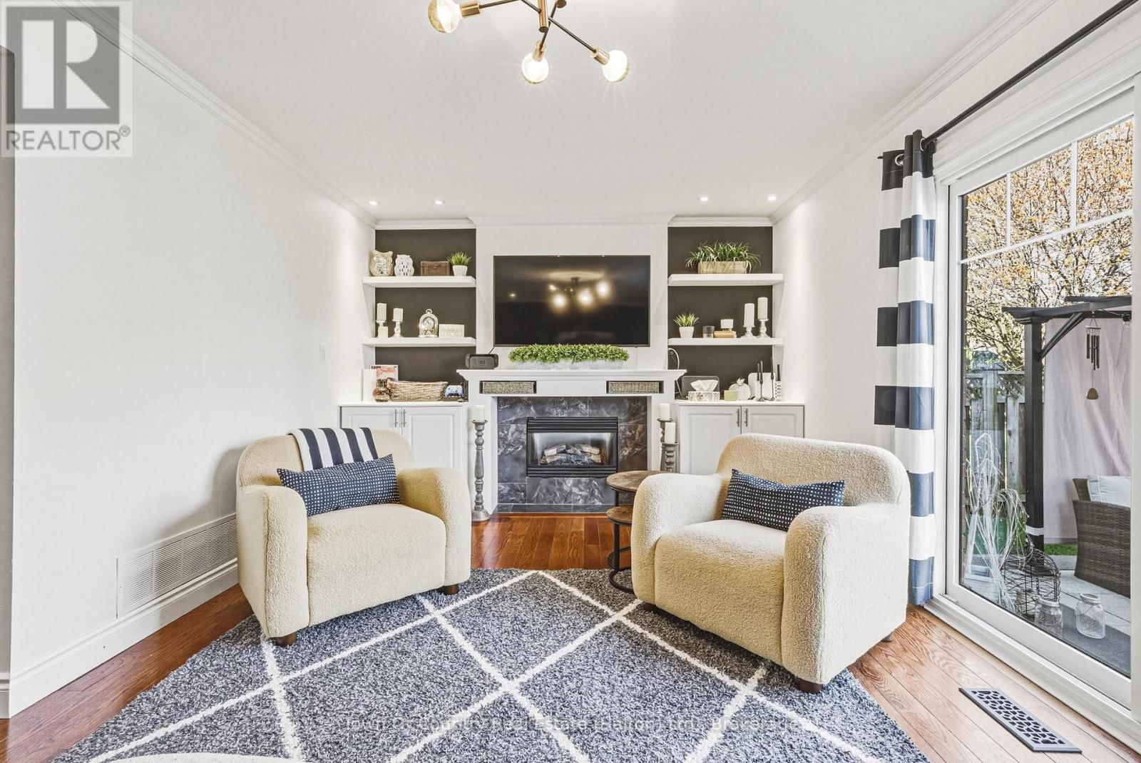 729 COULSON AVENUE Image 15