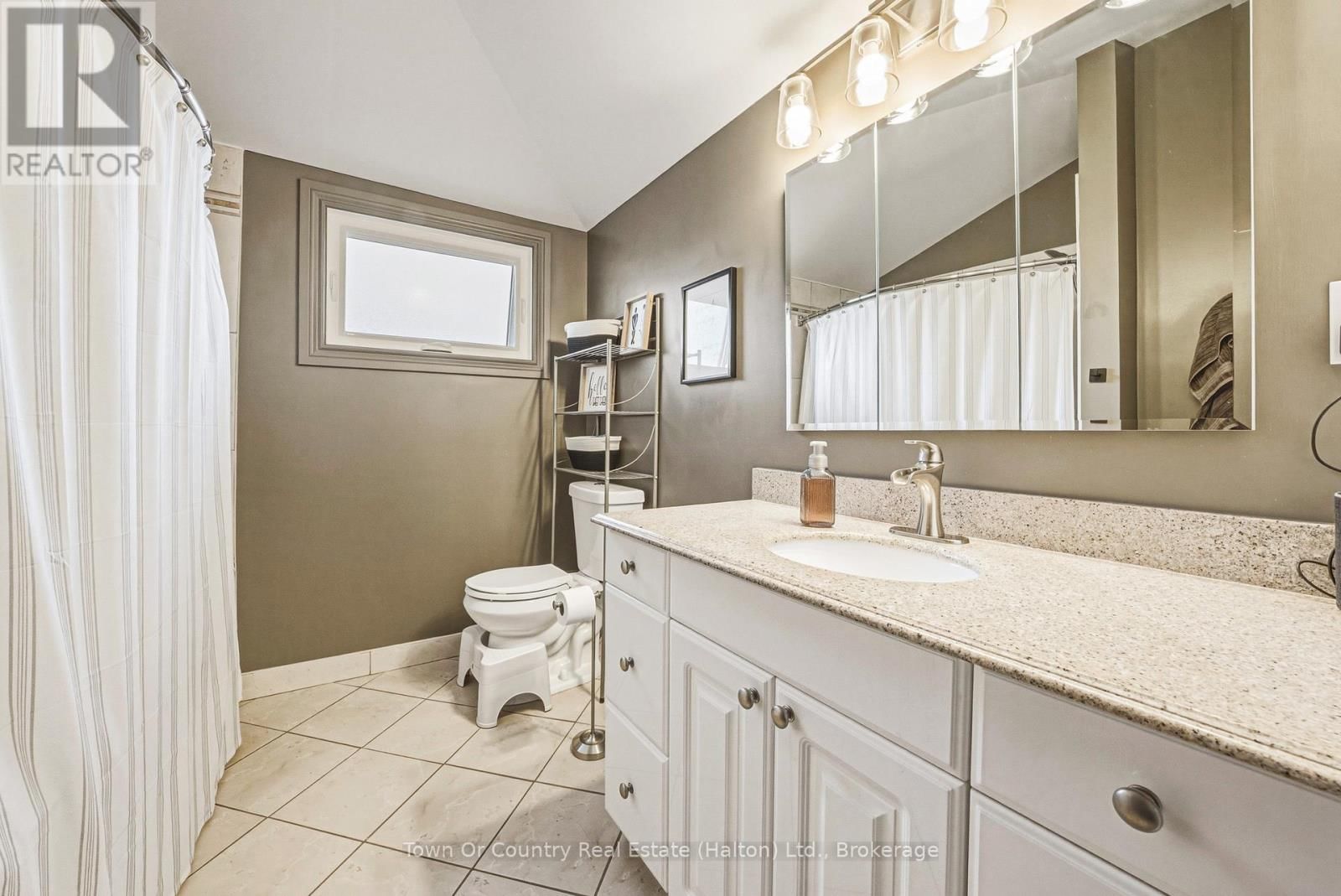 729 COULSON AVENUE Image 9