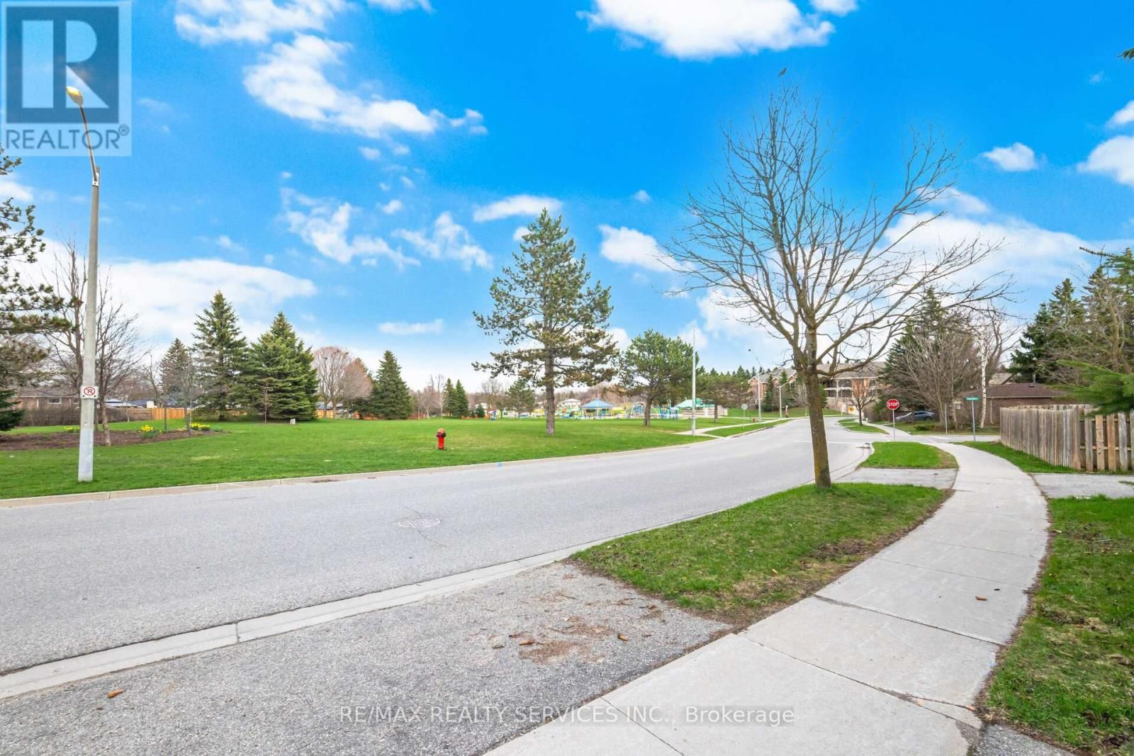 15 LAWRENCE AVENUE Image 45