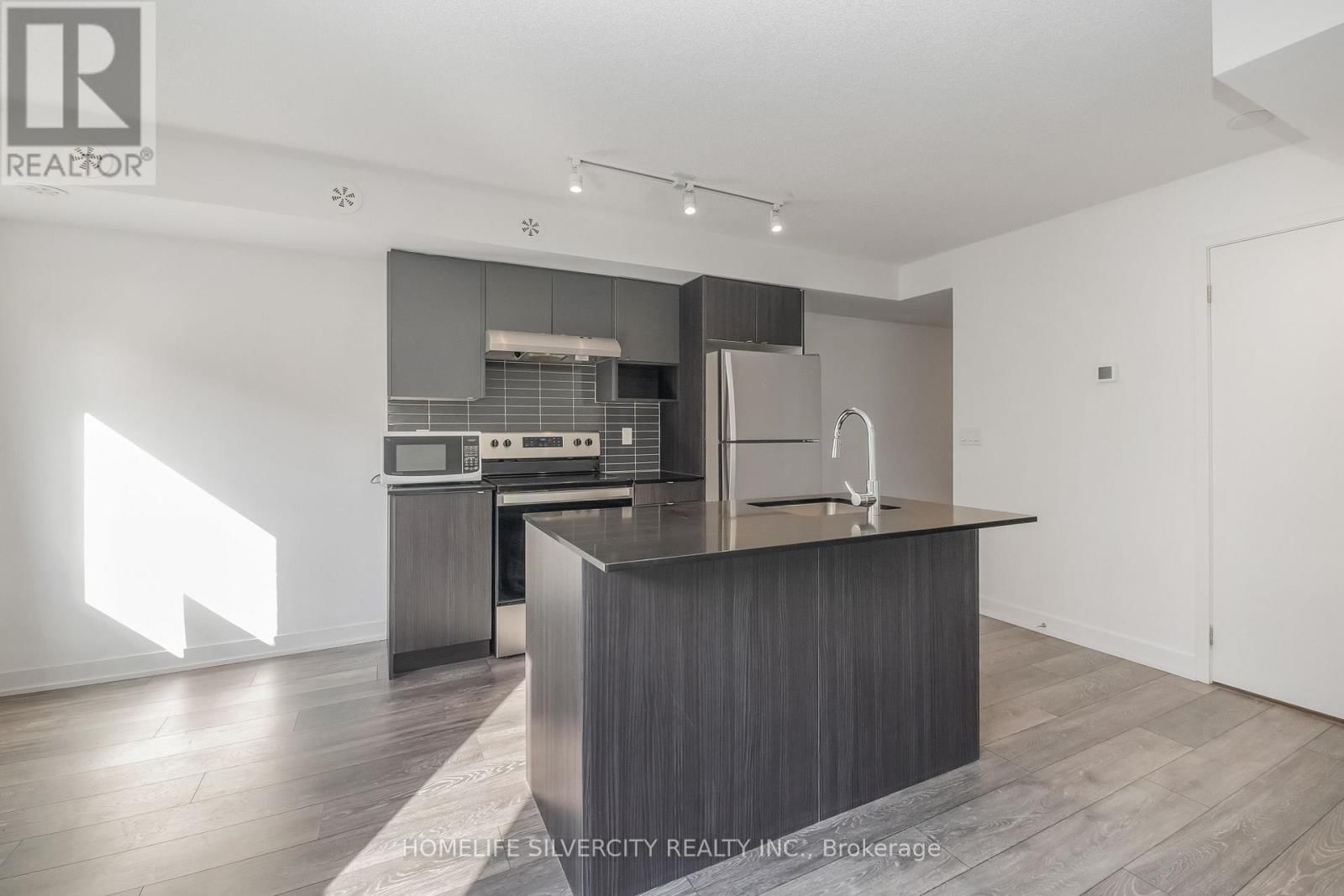 712 - 1131 COOKE BOULEVARD Image 15