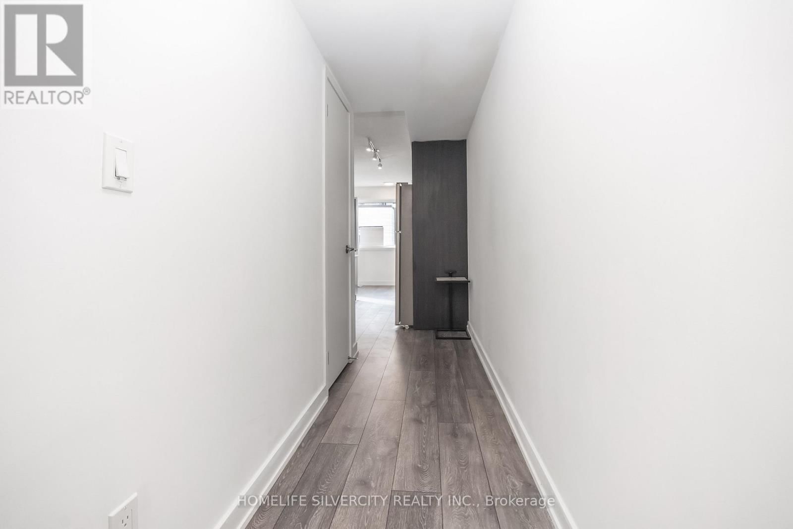 712 - 1131 COOKE BOULEVARD Image 21