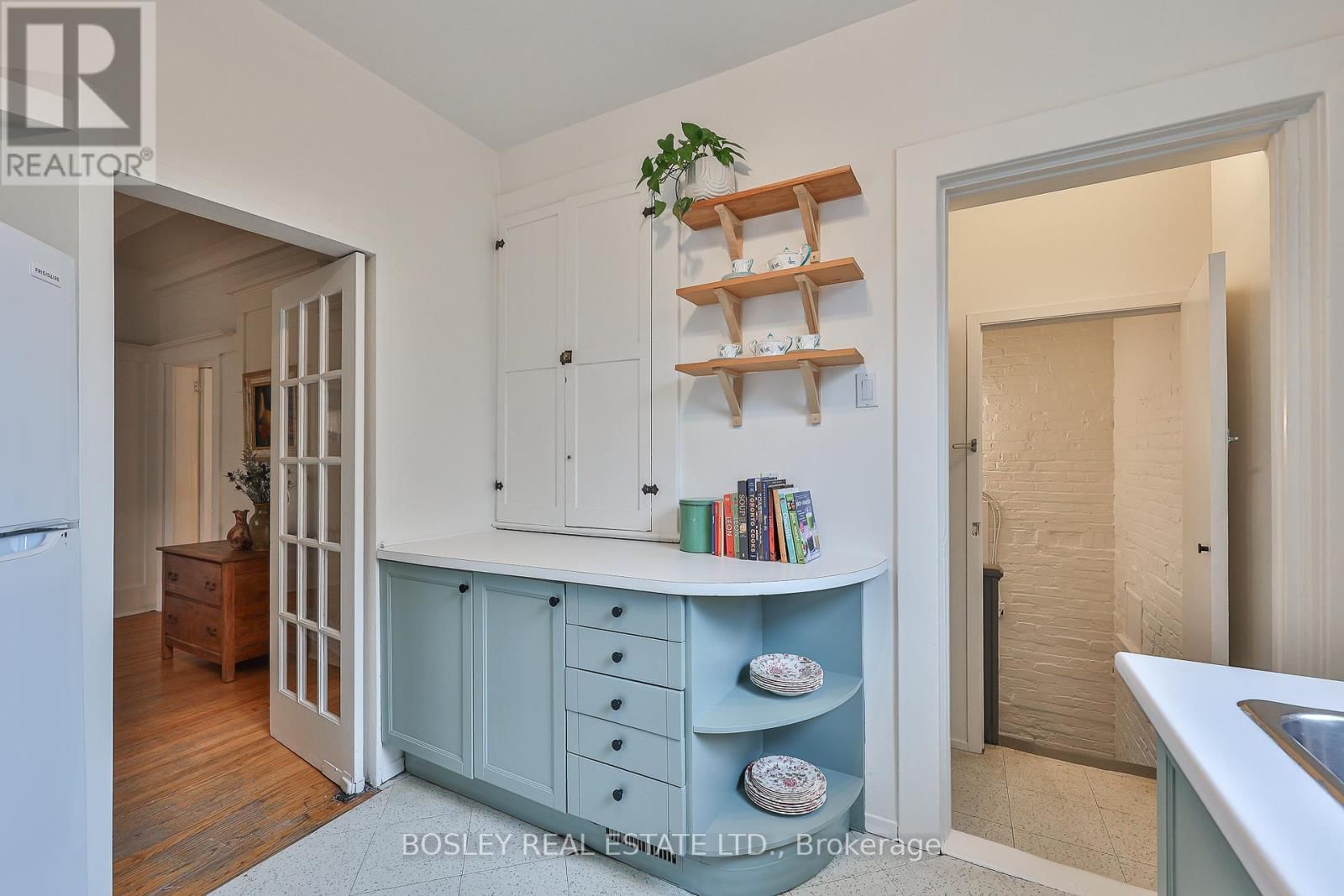 123 GRENADIER ROAD Image 9