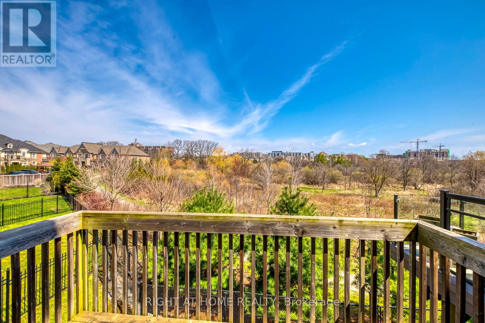 2441 CHATEAU COMMON Image 25