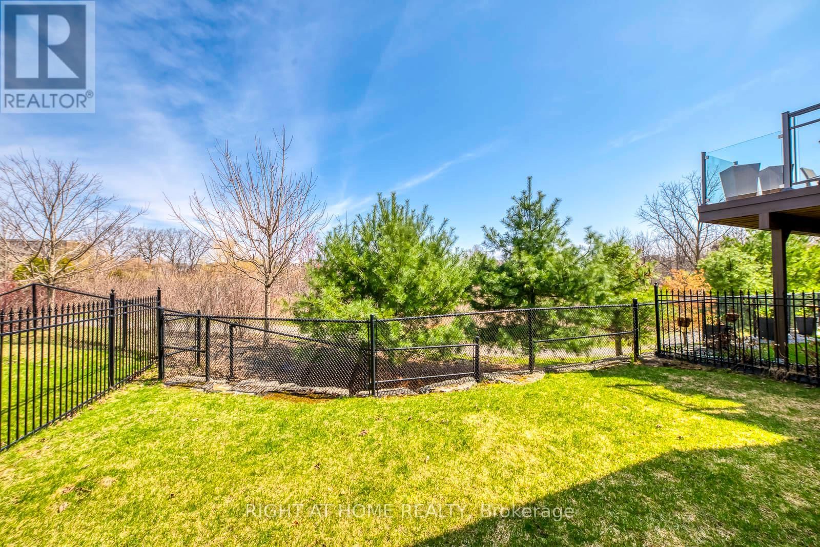 2441 CHATEAU COMMON Image 48