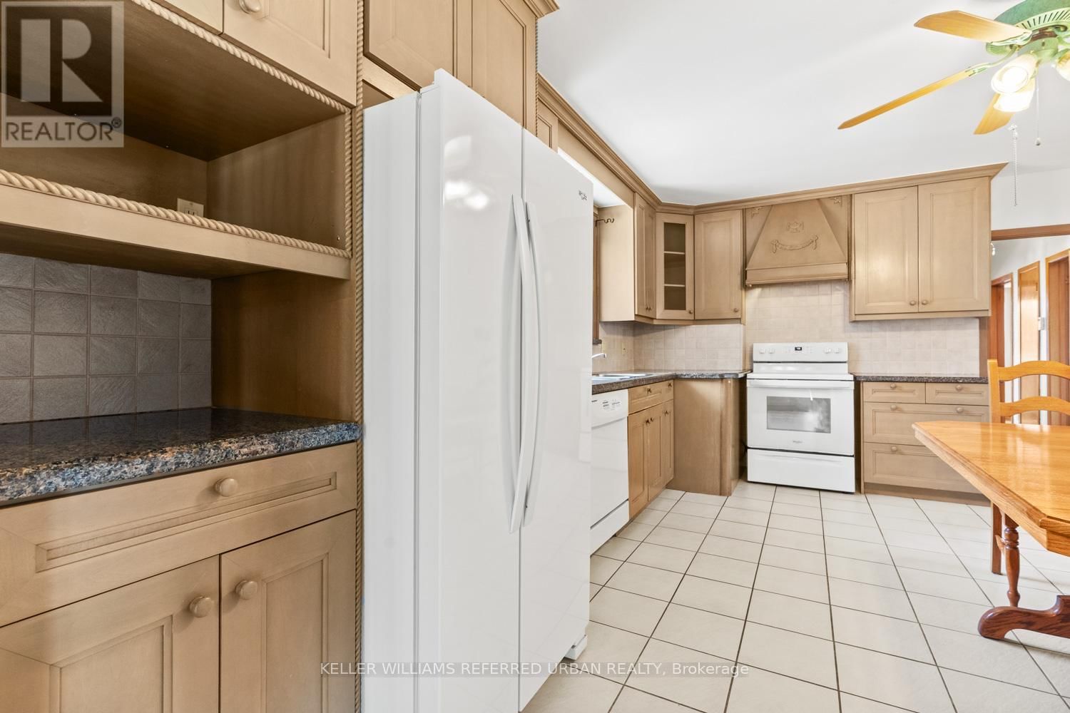 583 QUEENS DRIVE Image 10