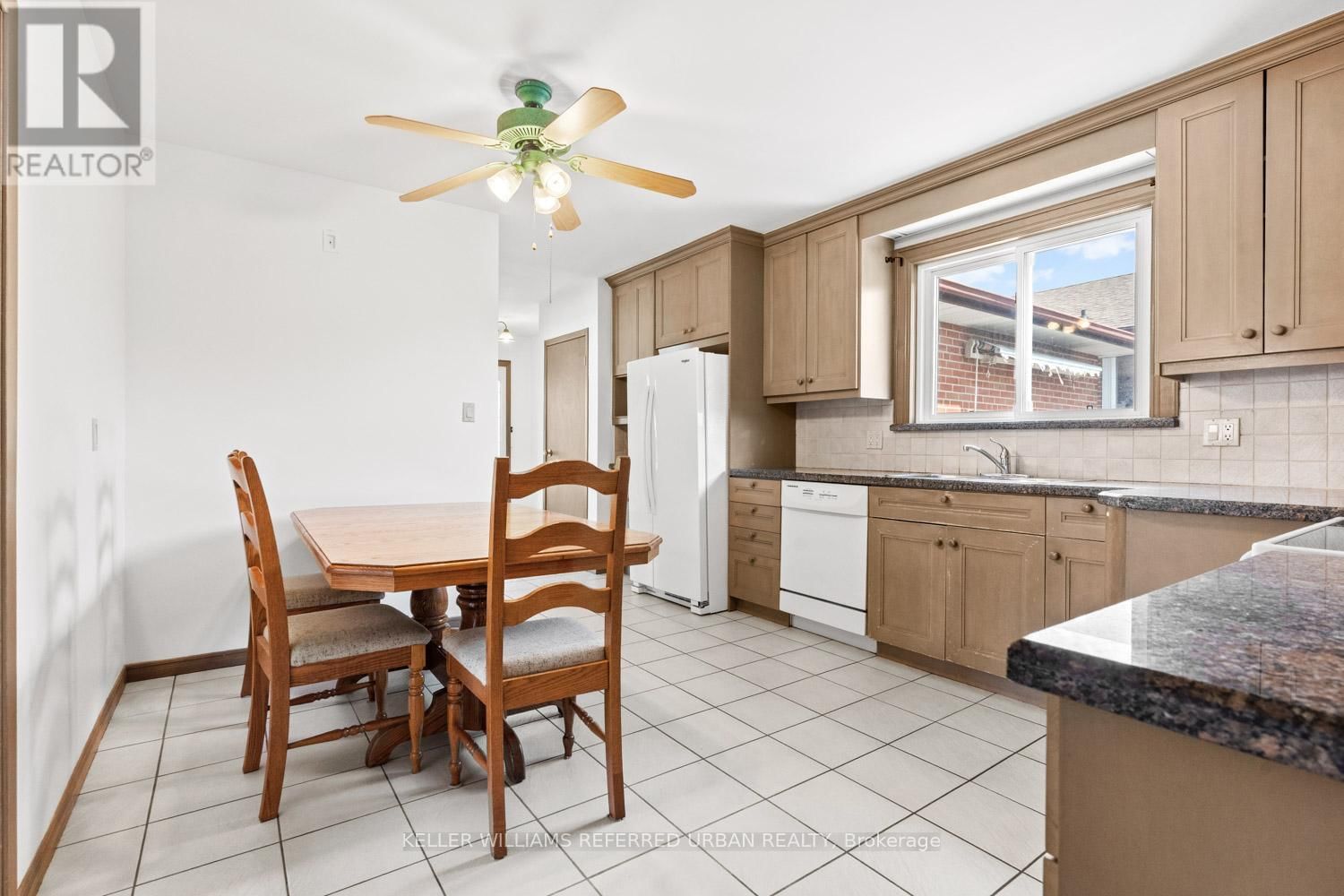 583 QUEENS DRIVE Image 11