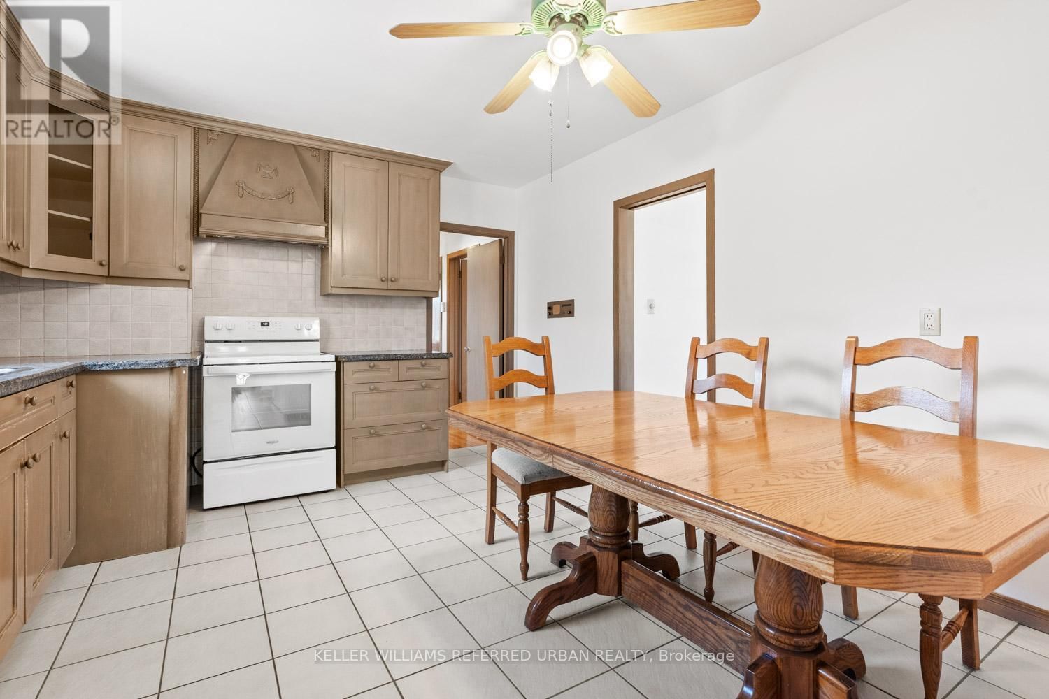 583 QUEENS DRIVE Image 12