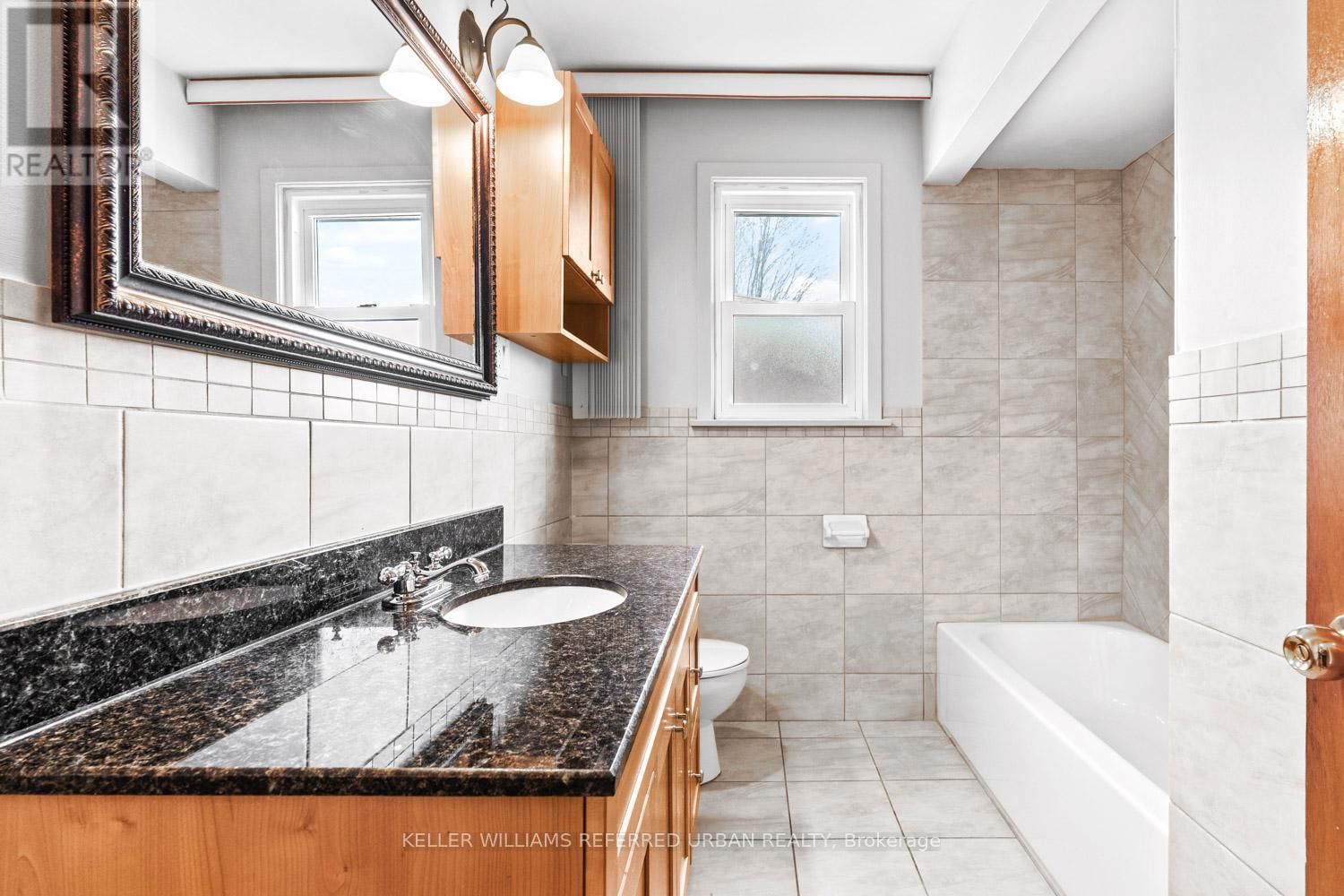 583 QUEENS DRIVE Image 16