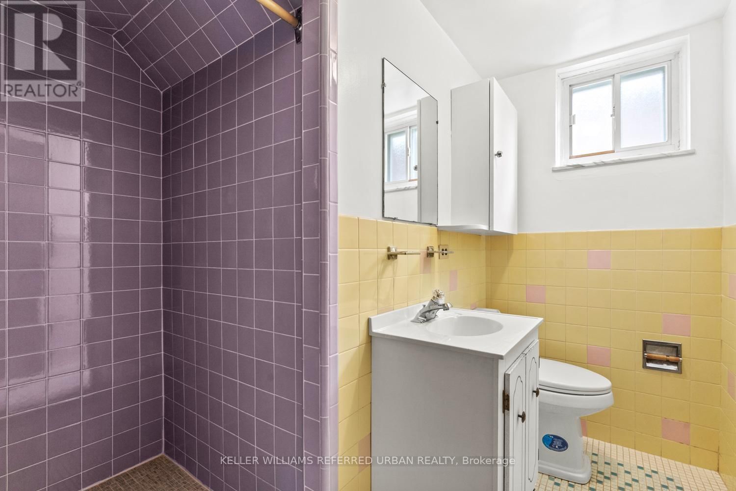 583 QUEENS DRIVE Image 30