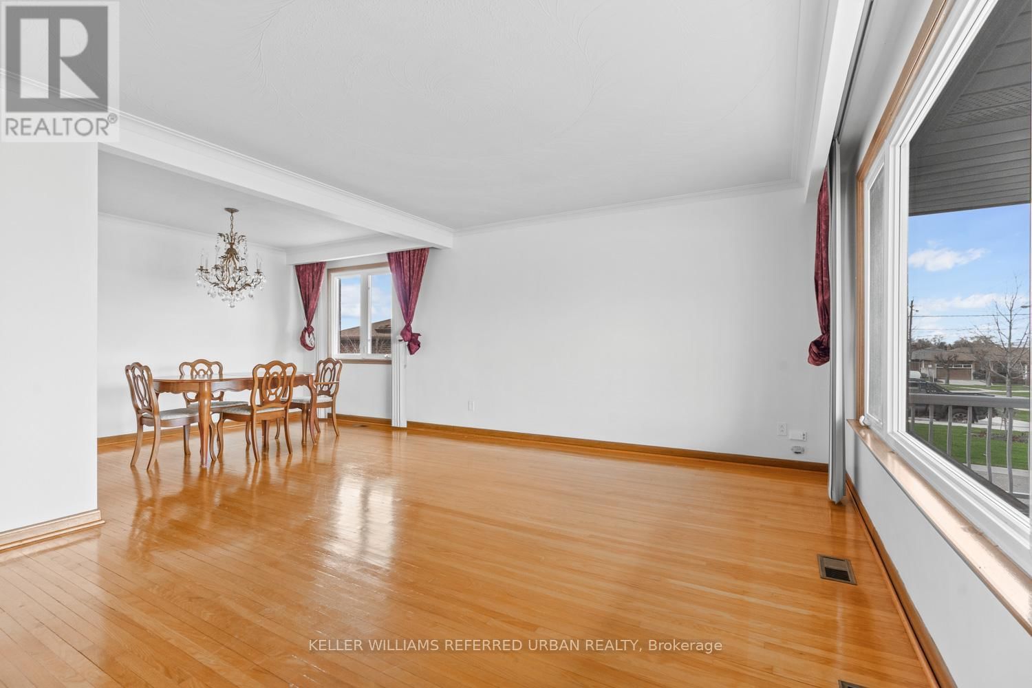 583 QUEENS DRIVE Image 7