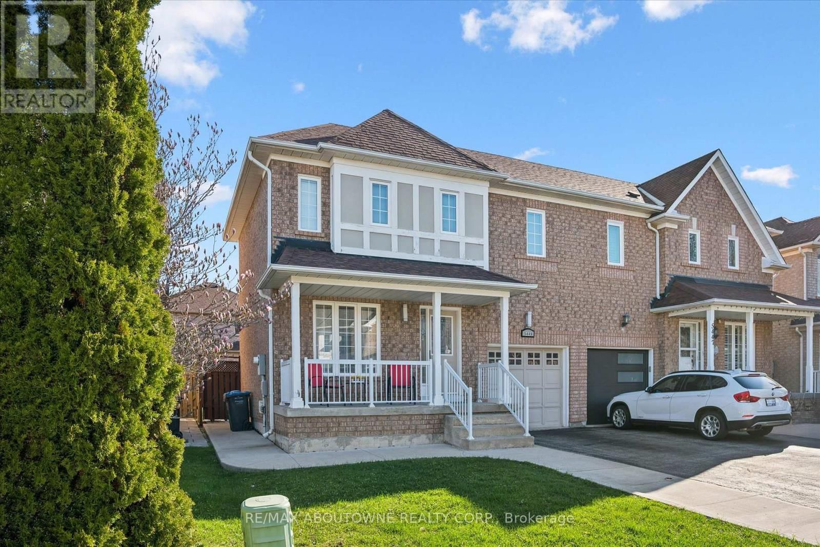 5449 ROCHELLE WAY Image 2